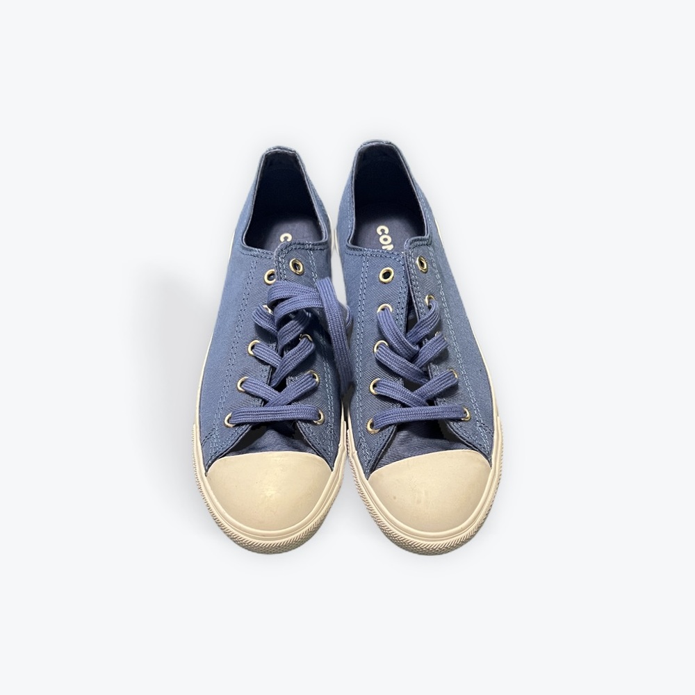 Women’s Converse size 8.5 NWOT